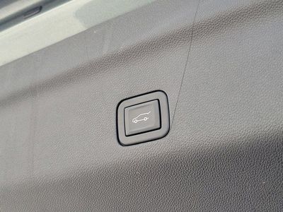 2023 Cadillac Escalade - Photo 12