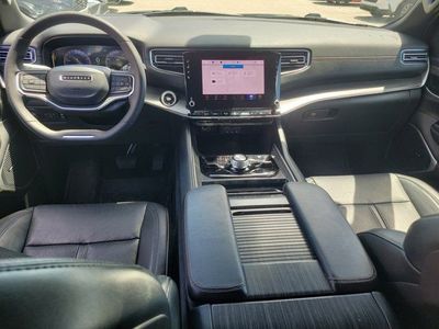 2024 Jeep Wagoneer - Photo 16