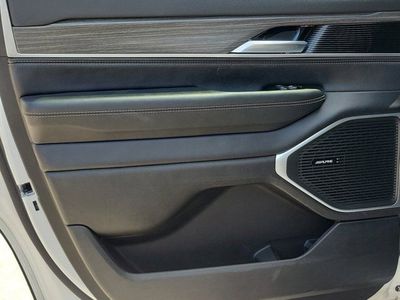 2024 Jeep Wagoneer - Photo 13