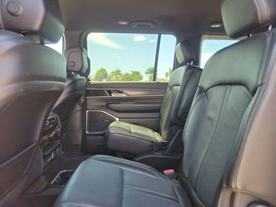 2024 Jeep Wagoneer - Photo 12