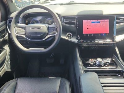 2024 Jeep Wagoneer - Photo 17