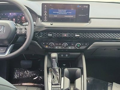2026 Honda Accord Hybrid - Photo 17