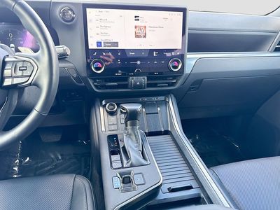 2024 Lexus GX - Photo 19