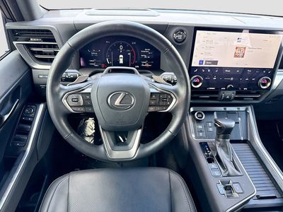 2024 Lexus GX - Photo 17
