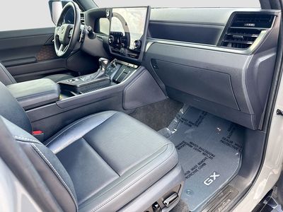 2024 Lexus GX - Photo 14