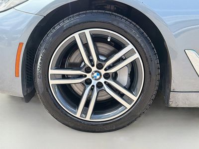 2021 BMW 5 Series - Photo 37