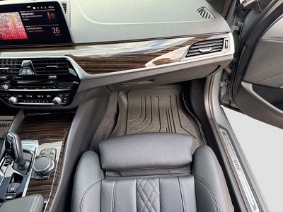 2023 BMW 5 Series - Photo 18