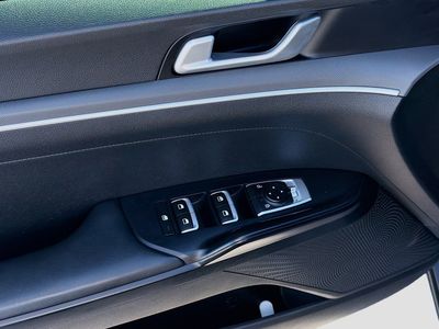 2022 Kia K5 - Photo 21