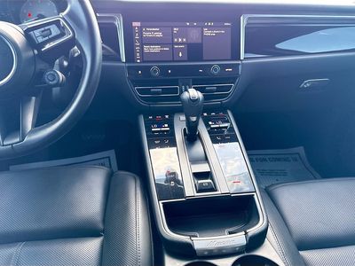 2022 Porsche Macan - Photo 19