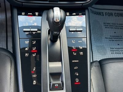 2022 Porsche Macan - Photo 33