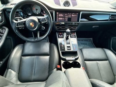 2022 Porsche Macan - Photo 16