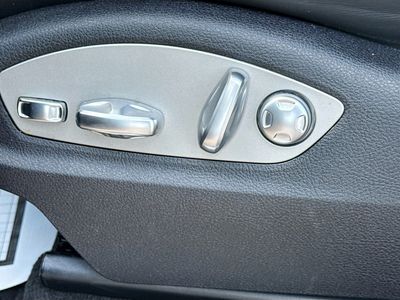 2022 Porsche Macan - Photo 25
