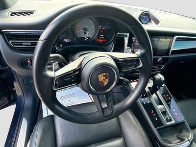 2022 Porsche Macan - Photo 38