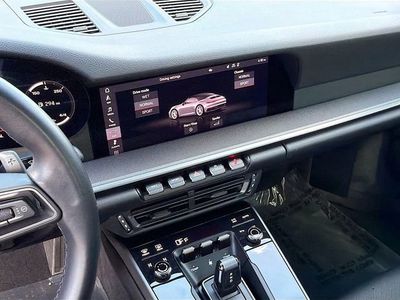 2020 Porsche 911 - Photo 25