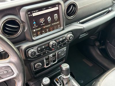 2021 Jeep Gladiator - Photo 25