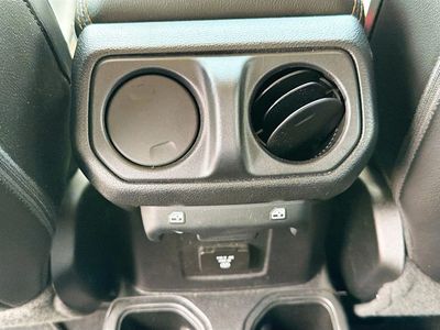 2021 Jeep Gladiator - Photo 17