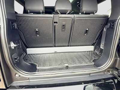 2023 Land Rover Defender - Photo 12