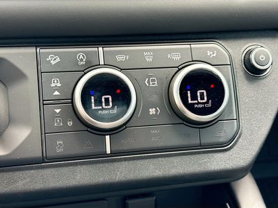 2023 Land Rover Defender - Photo 34
