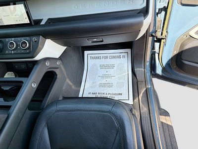 2023 Land Rover Defender - Photo 16