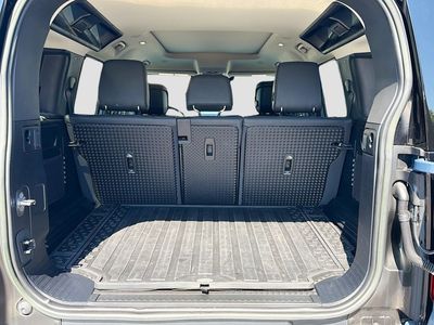 2023 Land Rover Defender - Photo 11