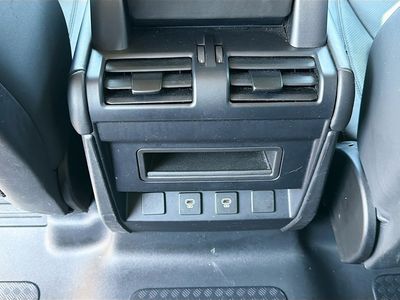 2023 Land Rover Defender - Photo 18