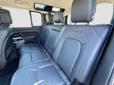 2023 Land Rover Defender - Photo 19