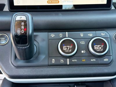 2023 Land Rover Defender - Photo 33