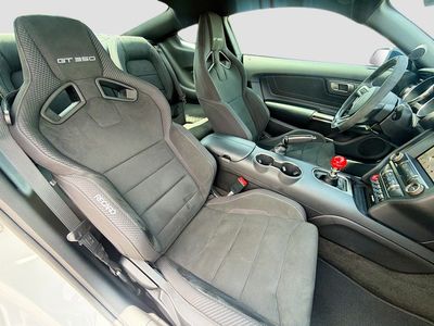 2017 Ford Mustang - Photo 13