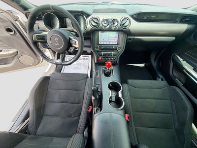 2017 Ford Mustang - Photo 14