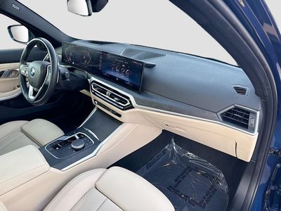 2023 BMW 3 Series - Photo 13