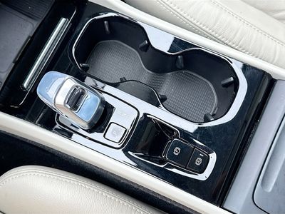 2023 Volvo XC40 - Photo 29