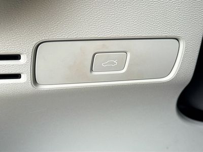 2023 Volvo XC40 - Photo 36