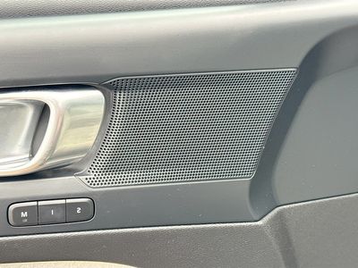 2023 Volvo XC40 - Photo 24