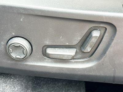2023 Volvo XC40 - Photo 25