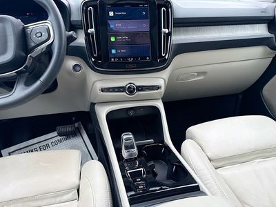 2023 Volvo XC40 - Photo 19