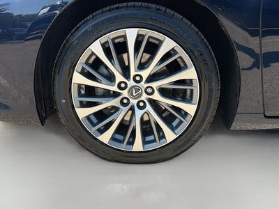 2021 Lexus ES - Photo 40