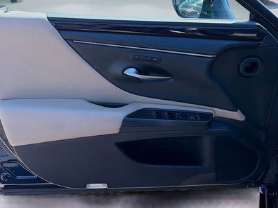 2021 Lexus ES - Photo 20