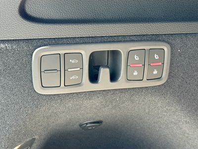 2026 Audi SQ7 - Photo 11