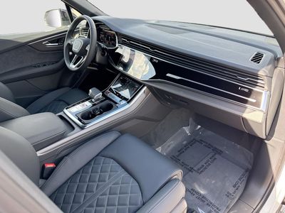 2026 Audi SQ7 - Photo 13