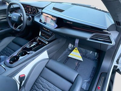 2026 Audi S e-tron GT - Photo 13