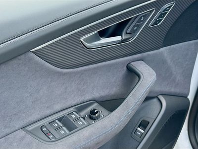 2026 Audi RS Q8 - Photo 21
