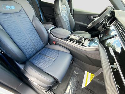 2026 Audi RS Q8 - Photo 13
