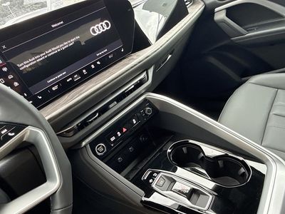 2025 Audi Q5 - Photo 26