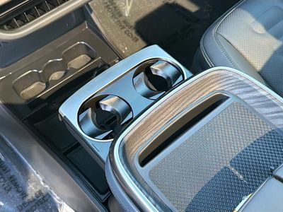 2023 Rivian R1S - Photo 31