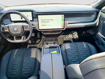 2023 Rivian R1S - Photo 17