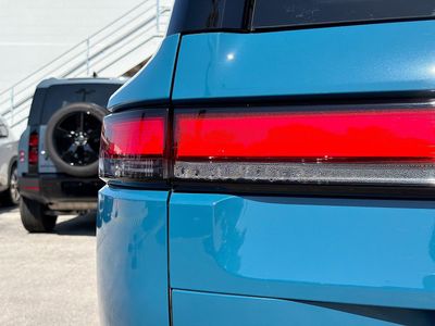 2023 Rivian R1S - Photo 10