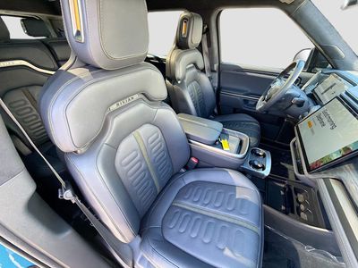 2023 Rivian R1S - Photo 16