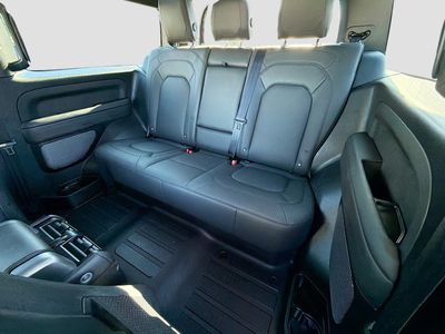 2023 Land Rover Defender - Photo 18
