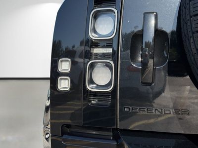 2023 Land Rover Defender - Photo 10