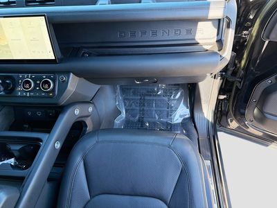 2023 Land Rover Defender - Photo 16
